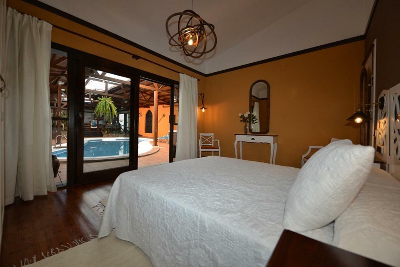 Villa Spa Las Tinajas Triquivijate エクステリア 写真