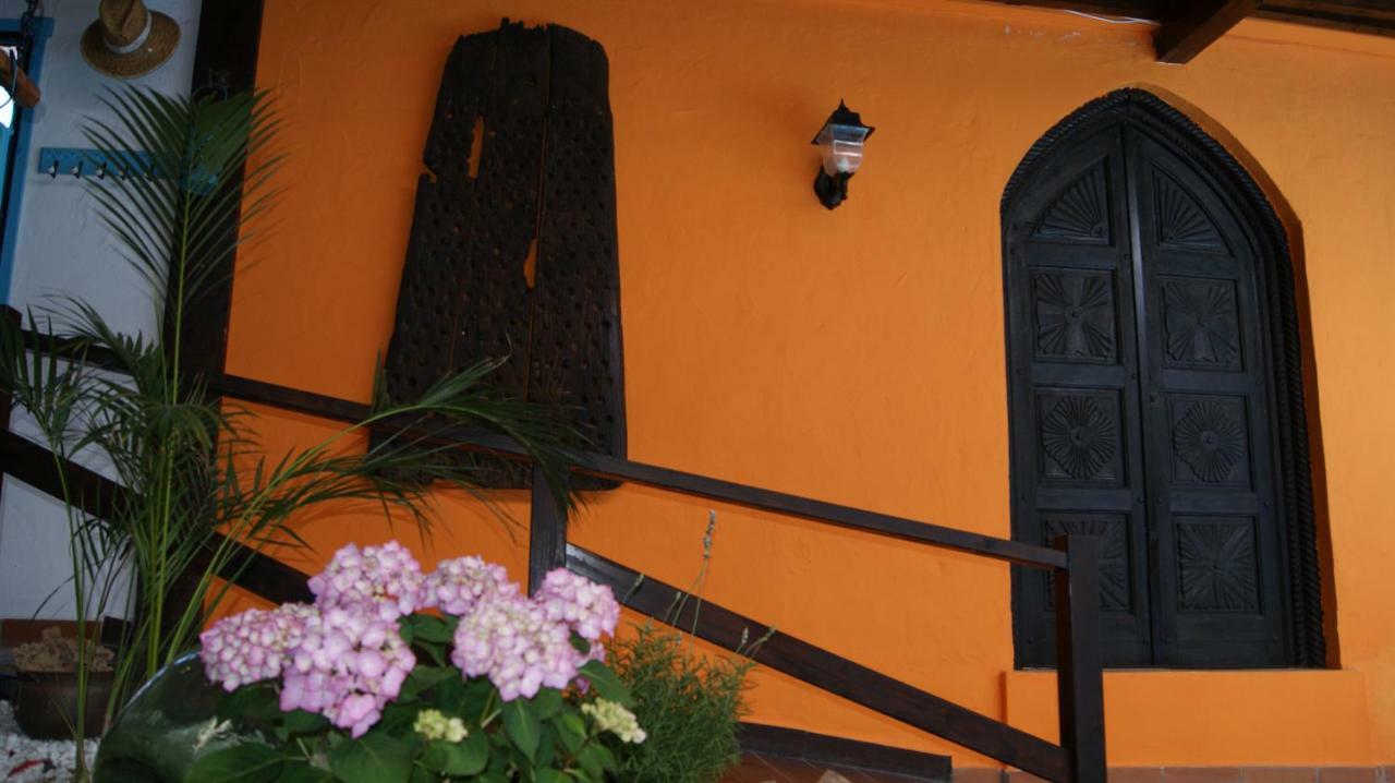 Villa Spa Las Tinajas Triquivijate エクステリア 写真